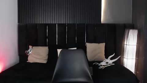 Dominic online show from October 18, 2025, 10:10 pm