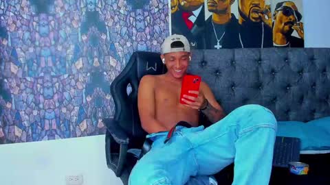 Snapshot of dominic_smith_ chatting on February 6, 2025, 4:53 am dominic_smith_ online show from February 6, 2025, 4:53 am