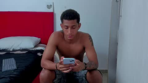 Snapshot of dominic_smith_ chatting on February 21, 2025, 2:39 am dominic_smith_ online show from February 21, 2025, 2:39 am