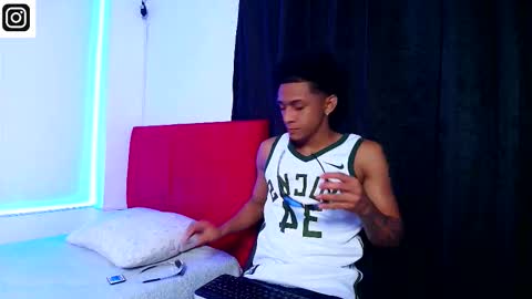 Snapshot of dominic_smith_ chatting on October 31, 2025, 10:55 pm dominic_smith_ online show from October 31, 2025, 10:55 pm