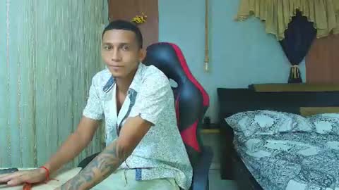 Snapshot of dominic_smith_ chatting on June 10, 2026, 4:34 am dominic_smith_ online show from June 10, 2026, 4:34 am
