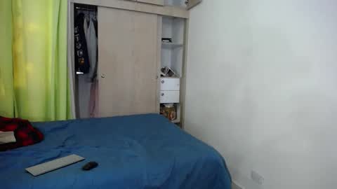 dominic_sofia online show from April 28, 2026, 11:48 am
