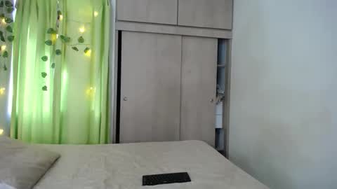 Snapshot of dominic_sofia chatting on May 7, 2026, 11:15 am dominic_sofia online show from May 7, 2026, 11:15 am