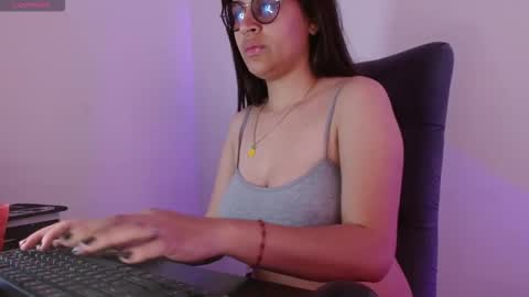 Snapshot of dominica3 chatting on September 13, 2025, 3:12 pm online show from September 13, 2025, 3:12 pm