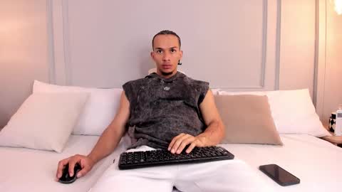 Dominick Star online show from November 12, 2025, 4:35 am