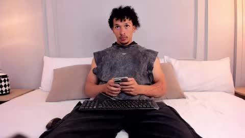 Dominick Star online show from February 11, 2026, 12:32 pm