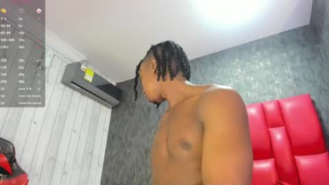 Snapshot of dominicsccott chatting on June 24, 2026, 12:04 pm Dominicscott online show from June 24, 2026, 12:04 pm