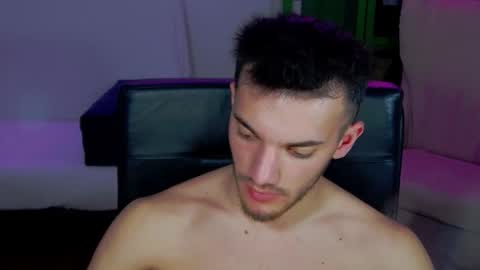 Snapshot of dominicvalente chatting on November 17, 2025, 9:42 pm dominicvalente online show from November 17, 2025, 9:42 pm