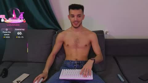 Snapshot of dominicvalente chatting on December 18, 2025, 5:52 pm dominicvalente online show from December 18, 2025, 5:52 pm