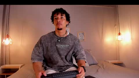 Snapshot of dominik_drake chatting on May 25, 2026, 12:33 pm Dominik Drake online show from May 25, 2026, 12:33 pm