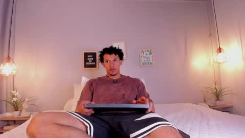 Snapshot of dominik_drake chatting on June 1, 2026, 12:40 pm Dominik Drake online show from June 1, 2026, 12:40 pm