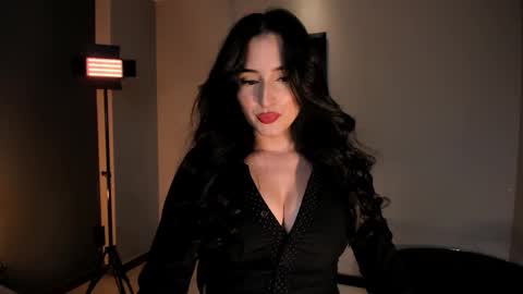 Dominique online show from October 23, 2025, 9:46 pm