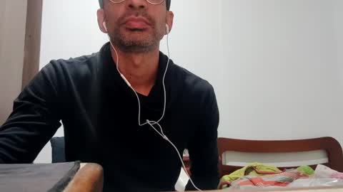 Snapshot of don__chi chatting on February 13, 2025, 12:57 am don__chi online show from February 13, 2025, 12:57 am
