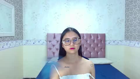 Snapshot of dona_and_carl2 chatting on December 8, 2024, 2:18 am DONA Y CARL online show from December 8, 2024, 2:18 am