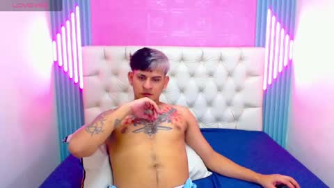 Snapshot of dona_and_carl2 chatting on December 15, 2024, 3:34 am DONA Y CARL online show from December 15, 2024, 3:34 am