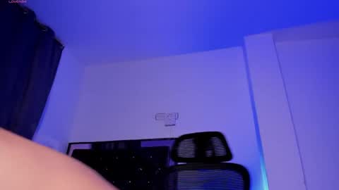 Donat Independent Model online show from June 1, 2026, 4:47 am