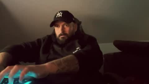 Snapshot of donchriiis chatting on November 4, 2025, 12:32 am donchriiis online show from November 4, 2025, 12:32 am