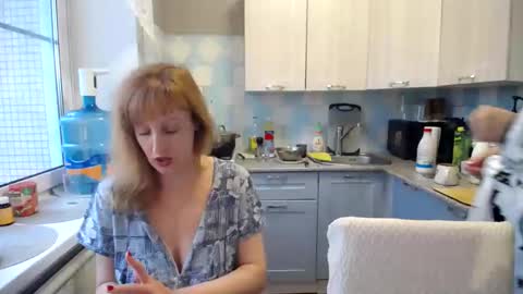 Snapshot of donnalimadonna chatting on December 12, 2024, 7:52 am Tatiana 43 curvy sexy body and Joanna redhead 39 years online show from December 12, 2024, 7:52 am