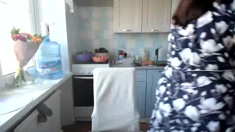 Snapshot of donnalimadonna chatting on December 31, 2024, 8:37 am Tatiana 43 curvy sexy body and Joanna redhead 39 years online show from December 31, 2024, 8:37 am