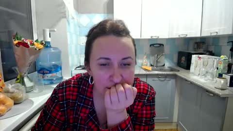 Snapshot of donnalimadonna chatting on January 1, 2025, 3:57 pm Tatiana 43 curvy sexy body and Joanna redhead 39 years online show from January 1, 2025, 3:57 pm