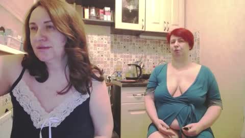 Snapshot of donnalimadonna chatting on January 15, 2025, 4:00 pm Tatiana 43 curvy sexy body and Joanna redhead 39 years online show from January 15, 2025, 4:00 pm