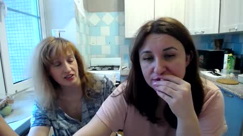 Snapshot of donnalimadonna chatting on January 23, 2025, 7:43 am Tatiana 43 curvy sexy body and Joanna redhead 39 years online show from January 23, 2025, 7:43 am