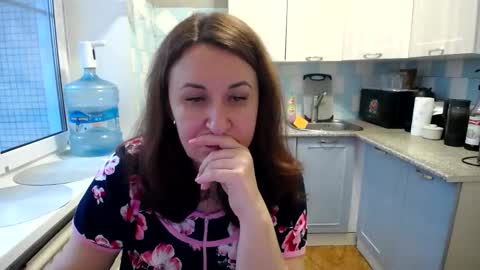 Snapshot of donnalimadonna chatting on January 28, 2025, 6:49 am Tatiana 43 curvy sexy body and Joanna redhead 39 years online show from January 28, 2025, 6:49 am