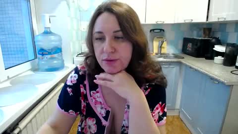 Snapshot of donnalimadonna chatting on January 30, 2025, 7:07 am Tatiana 43 curvy sexy body and Joanna redhead 39 years online show from January 30, 2025, 7:07 am