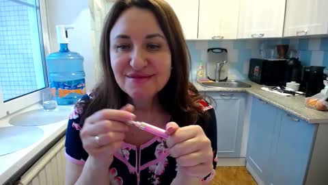 Snapshot of donnalimadonna chatting on February 3, 2025, 7:07 am Tatiana 43 curvy sexy body and Joanna redhead 39 years online show from February 3, 2025, 7:07 am