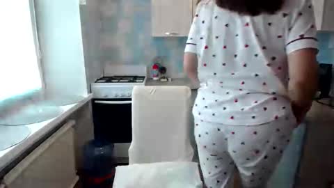 Snapshot of donnalimadonna chatting on September 15, 2025, 6:24 am Tatiana 43 curvy sexy body and Joanna redhead 39 years online show from September 15, 2025, 6:24 am