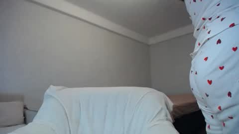 Snapshot of donnalimadonna chatting on September 24, 2025, 8:50 am Tatiana 43 curvy sexy body and Joanna redhead 39 years online show from September 24, 2025, 8:50 am