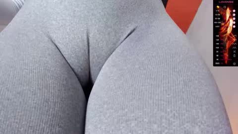 Snapshot of donnapaul_ chatting on November 2, 2025, 11:23 am Paula DiazGMT-5 0730 - 1400 online show from November 2, 2025, 11:23 am