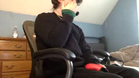 Snapshot of donutking42069 chatting on February 17, 2026, 2:24 pm donutking42069 online show from February 17, 2026, 2:24 pm