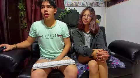 Snapshot of donuts_dd chatting on November 25, 2025, 5:40 am Donuts DD online show from November 25, 2025, 5:40 am