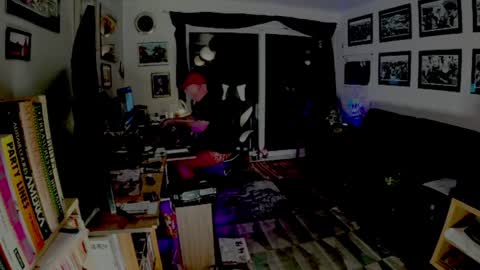 Snapshot of dopeleaf2 chatting on February 2, 2025, 12:19 am dopeleaf2 online show from February 2, 2025, 12:19 am