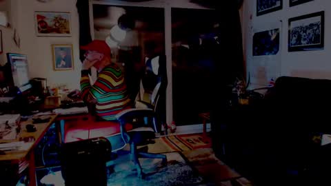 Snapshot of dopeleaf2 chatting on February 16, 2025, 10:54 pm dopeleaf2 online show from February 16, 2025, 10:54 pm