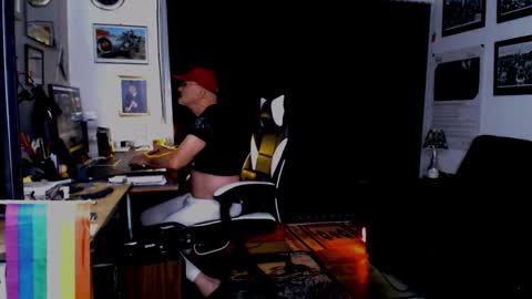Snapshot of dopeleaf2 chatting on September 10, 2025, 10:10 pm dopeleaf2 online show from September 10, 2025, 10:10 pm