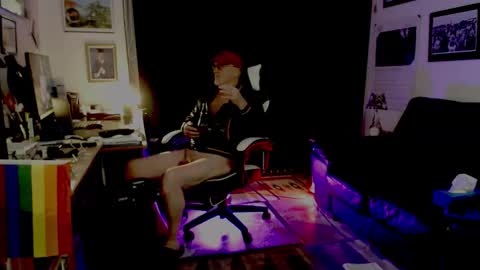 Snapshot of dopeleaf2 chatting on October 7, 2025, 11:24 pm dopeleaf2 online show from October 7, 2025, 11:24 pm