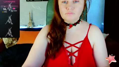 Snapshot of doraross chatting on December 4, 2025, 9:18 am Dora online show from December 4, 2025, 9:18 am