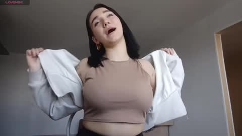 Jacqueline online show from March 13, 2026, 3:35 am