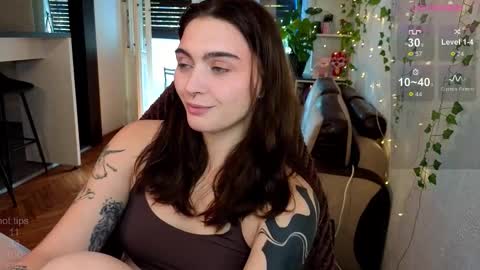 Snapshot of dorfmatratze_ chatting on October 12, 2025, 8:02 am Alice online show from October 12, 2025, 8:02 am