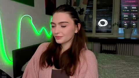 Snapshot of dorfmatratze_ chatting on December 5, 2025, 6:33 am Alice online show from December 5, 2025, 6:33 am