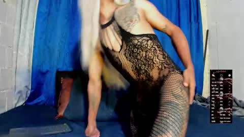 Nicolle online show from October 8, 2025, 7:55 pm