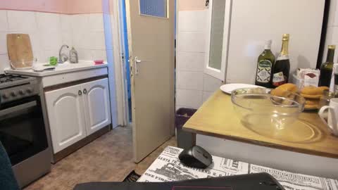 Snapshot of doriancretu95 chatting on March 21, 2026, 3:04 pm menu below online show from March 21, 2026, 3:04 pm