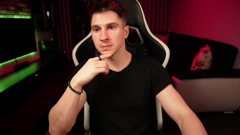 Dorian Reyes online show from January 9, 2025, 5:13 am