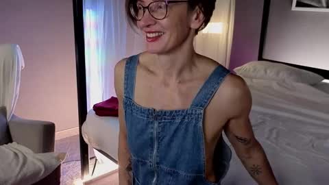 Dorothy Next stream on Monday at 3am-9am online show from October 14, 2025, 8:53 pm