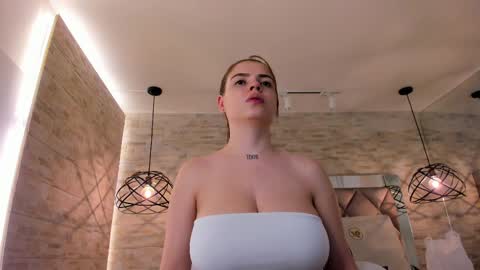 Snapshot of dorothy_vegga chatting on February 14, 2025, 12:41 am DOROTHY online show from February 14, 2025, 12:41 am