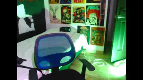 Snapshot of dostoyrodia_34 chatting on May 22, 2026, 12:07 am will online show from May 22, 2026, 12:07 am
