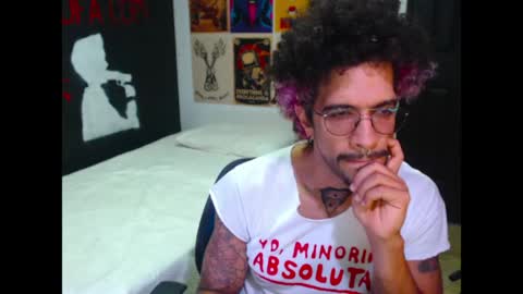 Snapshot of dostoyrodia_34 chatting on May 25, 2026, 2:17 am will online show from May 25, 2026, 2:17 am
