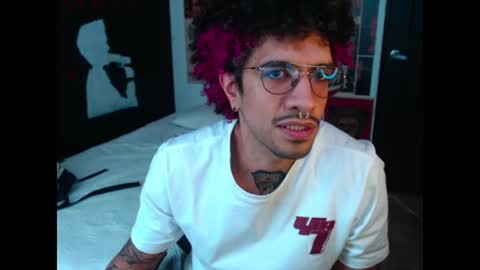Snapshot of dostoyrodia_34 chatting on June 14, 2026, 8:33 pm will online show from June 14, 2026, 8:33 pm